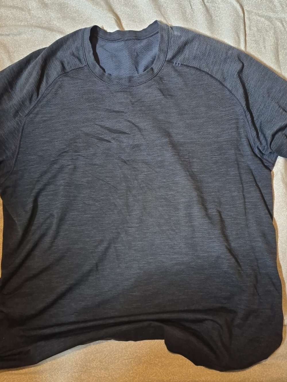 lululemon athletica Men’s Short-Sleeve Crewneck in Charcoal